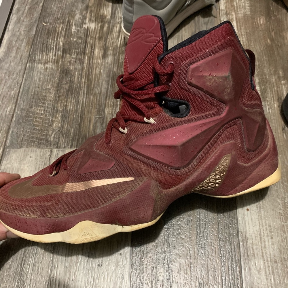 Lebron James XIII Nike spatter paint